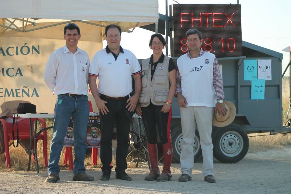 Pau Dorca Campeón de España absoluto de TREC 2014 y el equipo Navarro medalla de bronce